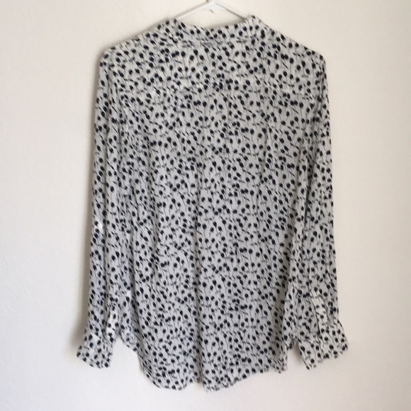 Talbots Size M Print Button 100% Rayon Top - Picture 4 of 6